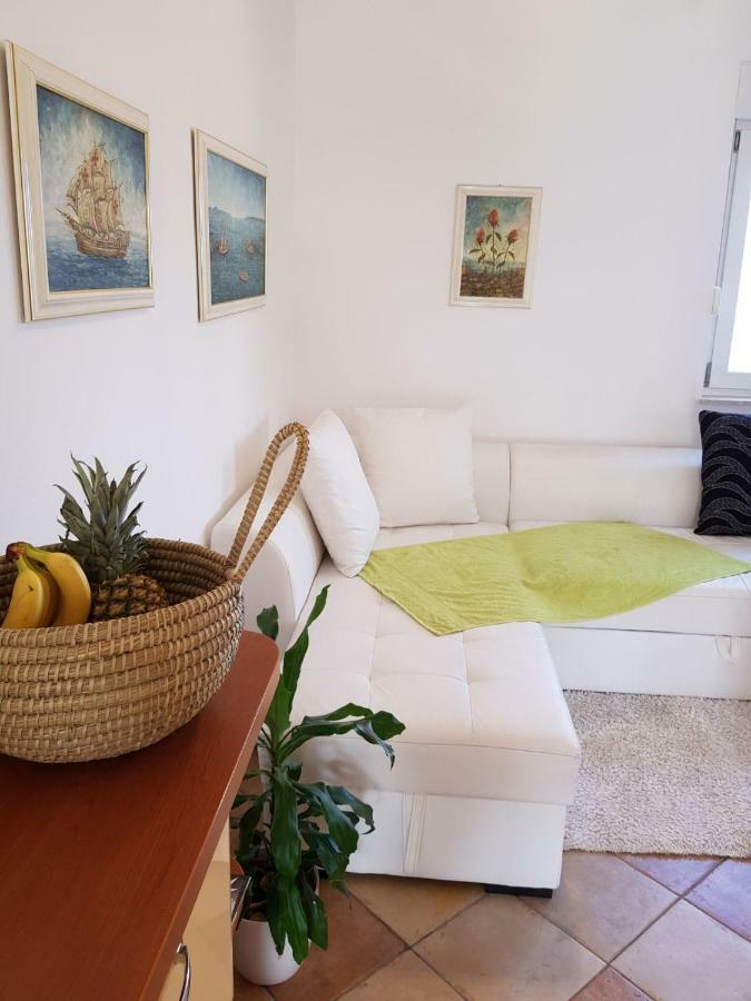 Beachfront Family Escape, Ciovo Apartment Trogir