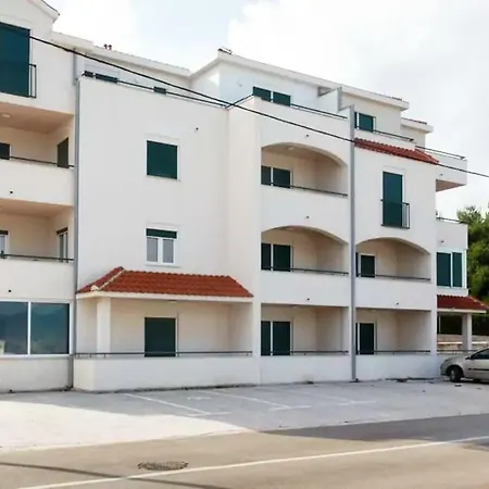 Beachfront Family Escape, Ciovo Trogir Exterior photo