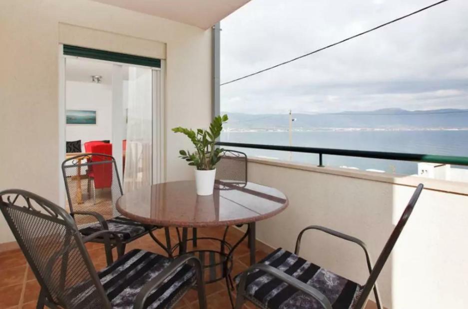 Beachfront Family Escape, Ciovo Apartmán